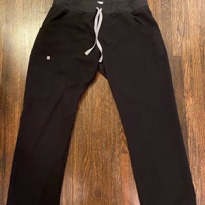 FIGS KADE (SIZE LARGE)